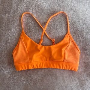 Alo Yoga- No Limit Bra in Neon Apricot